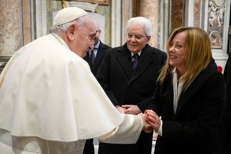 La primer ministra de Italia, Giorgia Meloni mantuvo una reunión con el papa Francisco en el Vaticano.