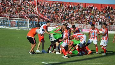 Atlético San Martín se juega esta tarde el ascenso.