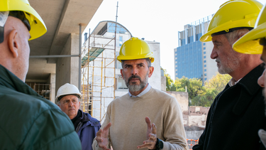 La Ciudad de Mendoza, conducida por el intendente Ulpiano Suarez, avanza con cerca de 130 mil metros cuadrados de obras.