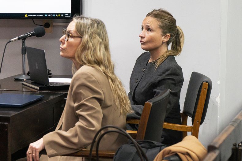 Natacha Romano -derecha- abogada querellante en la causa. 