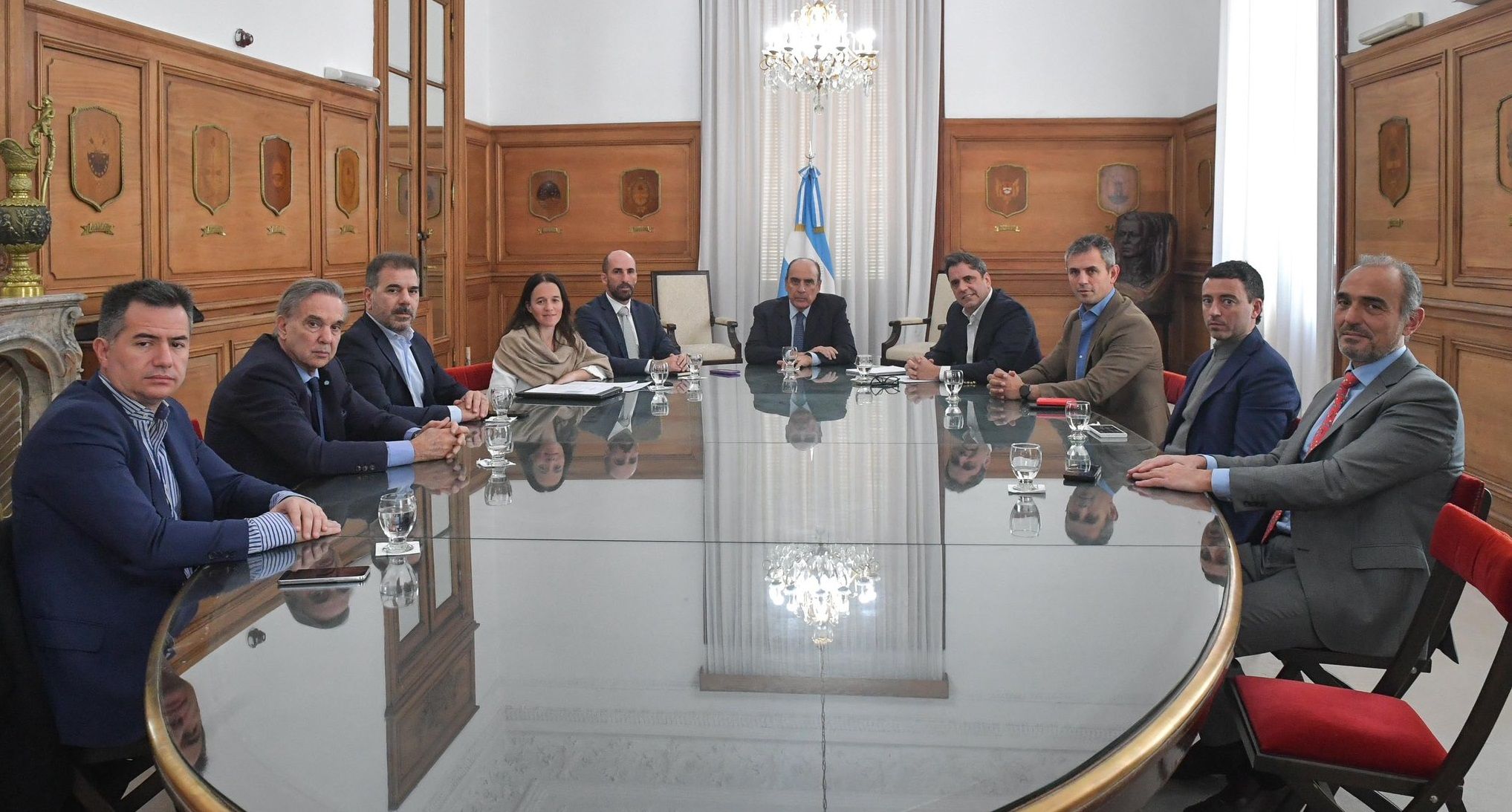 Francos mantuvo un encuentro con dialoguistas