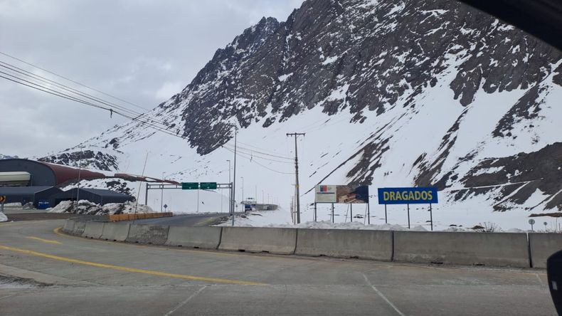 Jornada fría este domingo 19 de abril en el Paso Internacional Los Libertadores.
