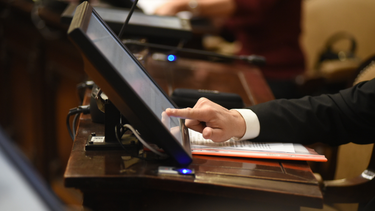 Los proyectos de minería del Gobierno inician su recorrido legislativo. Los proyectos de minería del Gobierno inician su recorrido legislativo.