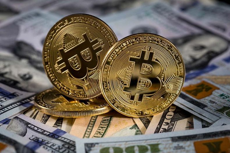 Expectativa por el dólar tras el resonante triunfo de Milei y su dolarización.