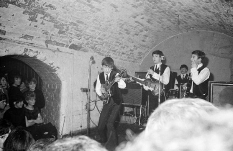 Efemérides: un día como hoy, The Beatles daba su último recital en The Cavern Club.