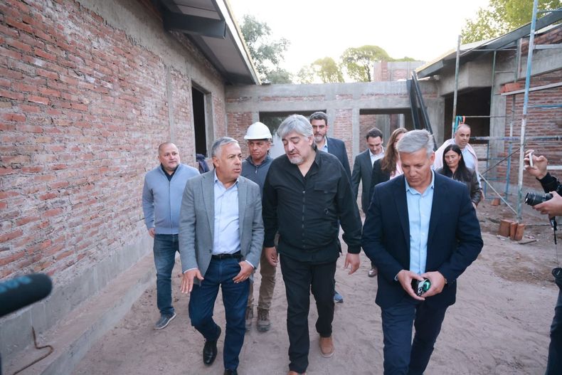 Cornejo y Molero visitaron las obras del Hospital Enfermeros Argentinos. Cornejo y Molero visitaron las obras del Hospital Enfermeros Argentinos.