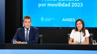 el gobierno anuncio un aumento del 21% y tres refuerzos para las jubilaciones y pensiones