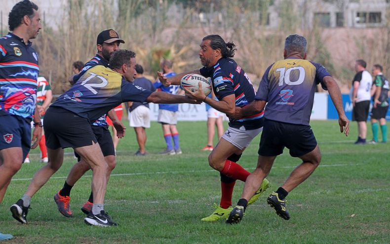 El Mono Spinetta comanda el ataque de Mendoza Rugby Touch.