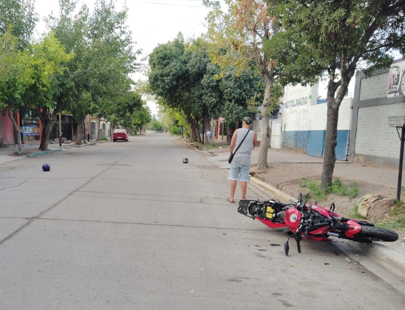 Dos jóvenes resultaron heridos tras un accidente vial en solitario en Lavalle