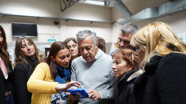Alfredo Cornejo destacó el programa de transformación digital en salud.