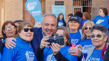 Matías Stevanato, intendente de Maipú Municipio. Matías Stevanato, intendente de Maipú Municipio.