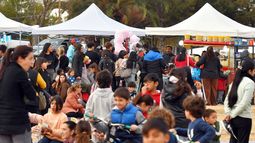 El ciclo ofrece espectáculos gratuitos y actividades recreativas destinadas a niños y familias.