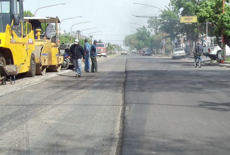 Asfalto en calle Mitre de San Rafael