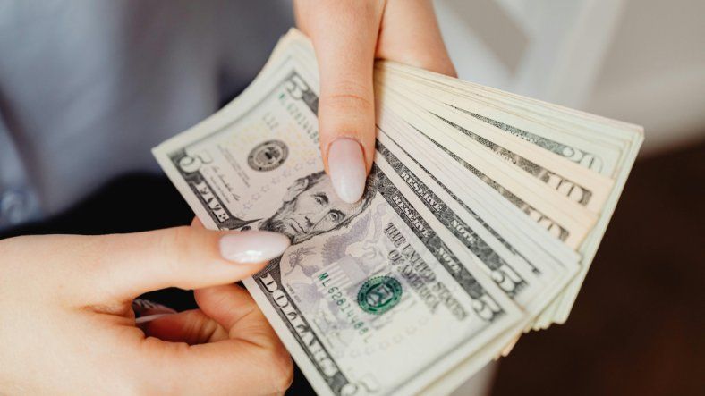 Dólar hoy y dólar blue en Mendoza: a cuánto cotiza este lunes 8 de diciembre de 2025