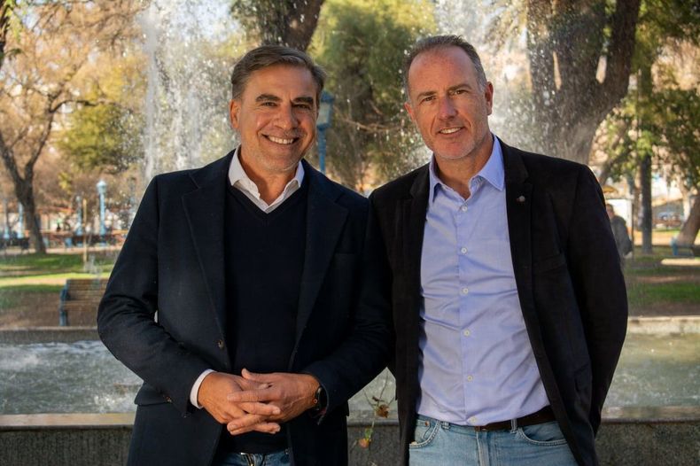 Mario Vadillo (izquierda), el candidato a diputado nacional del Frente Verde.