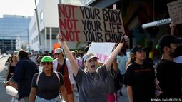 Crecen las manifestaciones en EEUU en contra de la anulación del derecho al aborto.&nbsp;