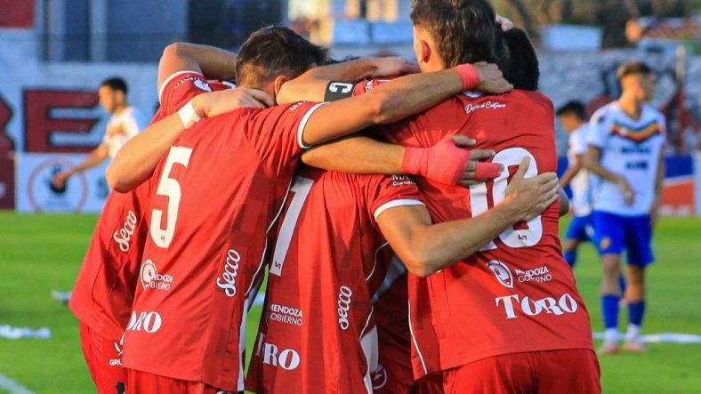 El Club Deportivo Maipú busca los tres puntos. El Club Deportivo Maipú busca los tres puntos.