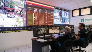El Gobierno de Mendoza y la Ciudad presentaron un nuevo centro de videovigilancia.