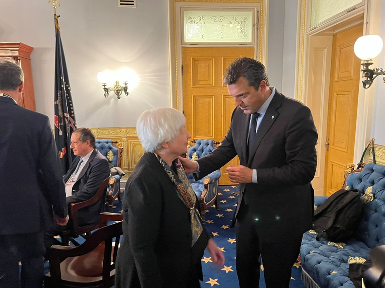 Sergio Massa junto a Janet Yellen al finalizar la reunión donde dólar, energía y alimentos fueron temas principales 