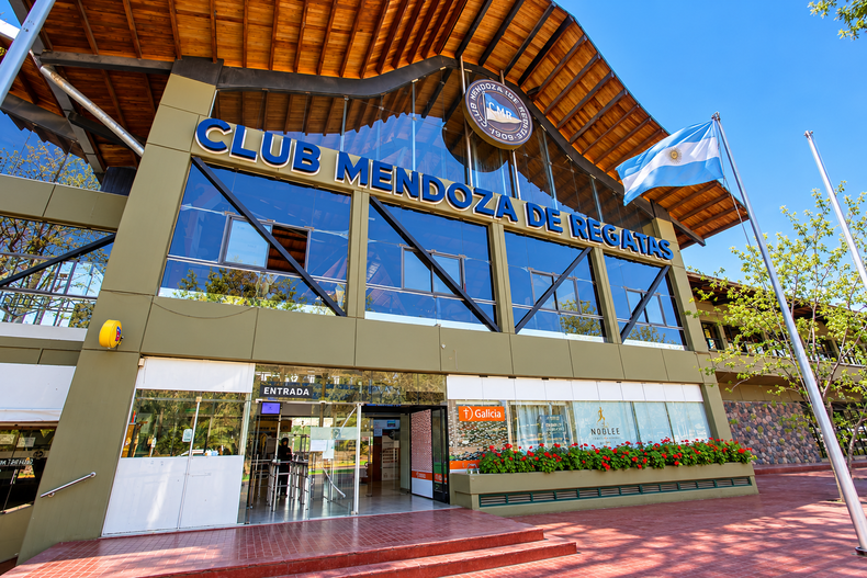 Entrada del Club Mendoza de Regatas