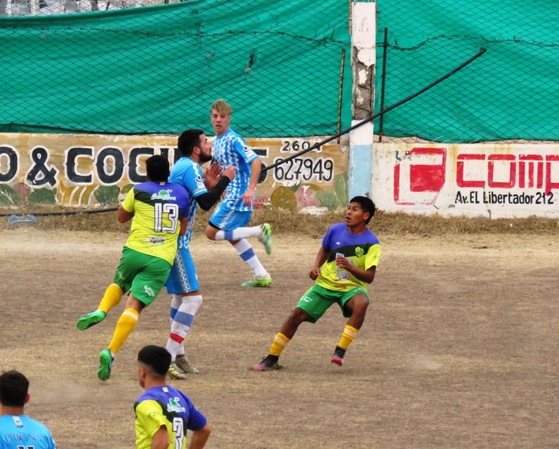 Fútbol. Deportivo Argentino goleó a Atuel Norte por 5 a 0 y quedó a un paso del ascenso.