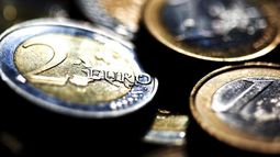 La UE abre proceso para multar a España y Portugal por déficit fiscal