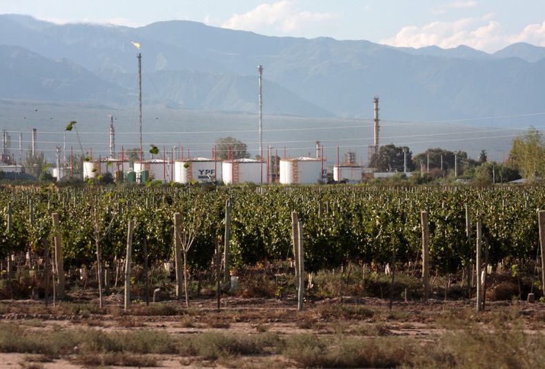 destilería Lujan de Cuyo, YPF, naftas, combustibles, nafta, gasoil