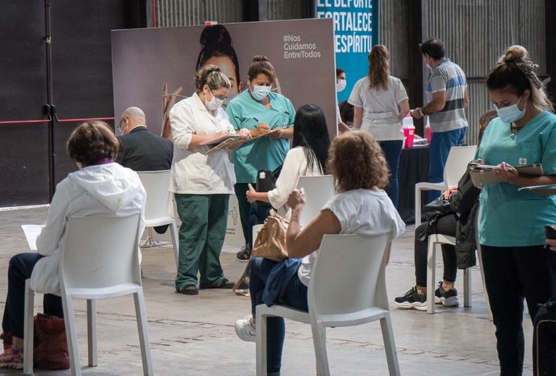 Vacunación mayores de 60 años, nave cultural, covid 19, coronavirus, vacunas, personas mayores