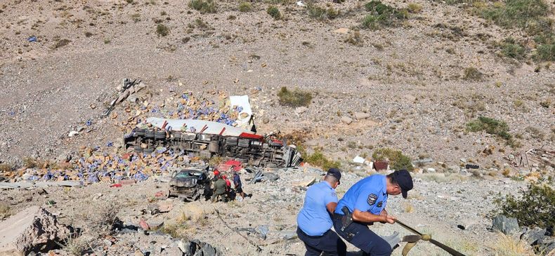 Alerta por cortes en la ruta 7 debido a tareas de remoción de un camión accidentado