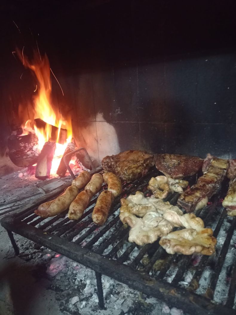 El valor del asado para cuatro personas es de 12 mil pesos.