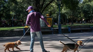 Sitio Andino | covid 19 mendoza, coronavirus mendoza, gente en la calle, pandemia, covid, gente, personas, aire libre, verano, clima, tiempo, mendoza,cafe, cafes, turismo, semana santa