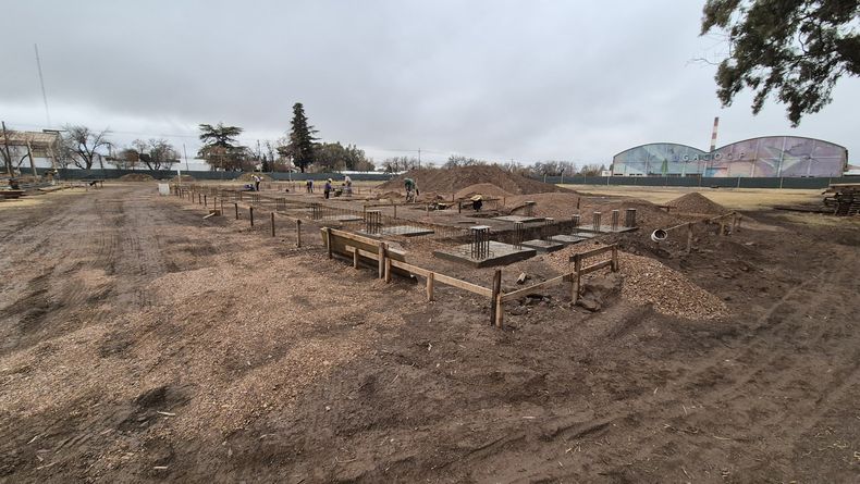 Avanza la construcción del acueducto Monte Comán-La Horqueta