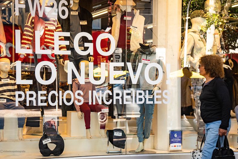 Rebajas, liquidaciones, descuentos de hasta el 50% y promociones 2x1.