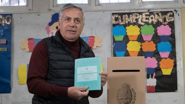 Cornejo prefiere sostener las PASO en Mendoza. Qué alternativas se evalúan. Cornejo prefiere sostener las PASO en Mendoza. Qué alternativas se evalúan.