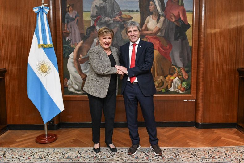 Kristalina Georgieva se reunió con Caputo y volvió a respaldar el plan económico de Milei