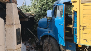 Aparatoso choque en San Rafael: los ocupantes saltaron para salvar su vida