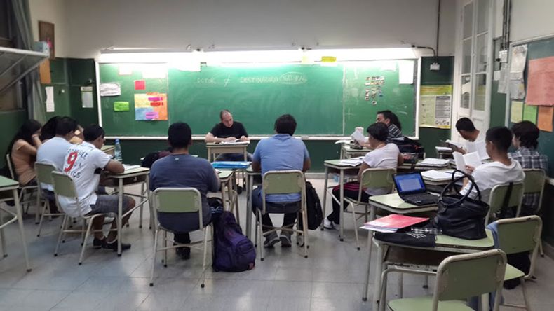 No hay cierre físico de aulas, sino que las escuelas absorbidas pasarán a ser No hay cierre físico de aulas, sino que las escuelas absorbidas pasarán a ser