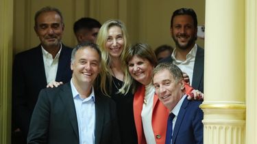 Reforma laboral. El jefe de Gabinete, Manuel Adorni; la secretaria General de la Presidencia, Karina Milei; la senadora nacional, Patricia Bullrich; y el ministro del interior, Diego Santilli, celebraron la aprobación en el Senado y esperan la sanción de Diputados. Reforma laboral. El jefe de Gabinete, Manuel Adorni; la secretaria General de la Presidencia, Karina Milei; la senadora nacional, Patricia Bullrich; y el ministro del interior, Diego Santilli, celebraron la aprobación en el Senado y esperan la sanción de Diputados.