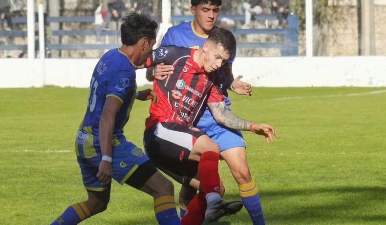 Torneo Federal A: San Martín le ganó a Huracán Las Heras y FADEP se trajo un gran empate