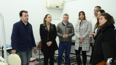 Tadeo García Zalazar y Ana María Nadal visitaron el centro de salud en Godoy Cruz.