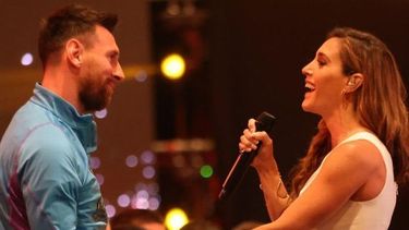 Homenaje a los campeones: La Sole emocionó de Messi