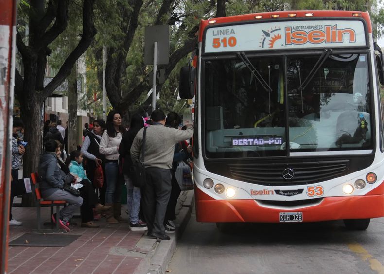 Con un proyecto de ley, buscan que el boleto del sur deje de ser el más caro.