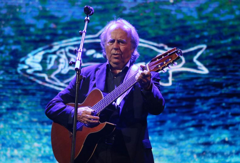 Joan Manuel Serrat, bustelo