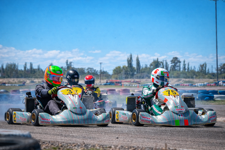 Gran marco de público y alto nivel en el inicio del campeonato mendocino de Karting.