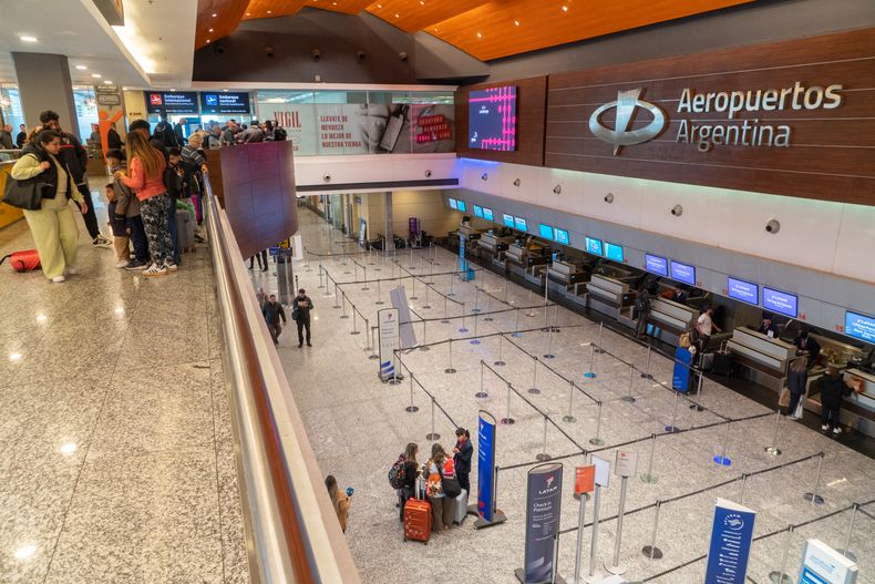 Paro nacional en aeropuertos: ATE lanzó una medida de fuerza por reclamos salariales