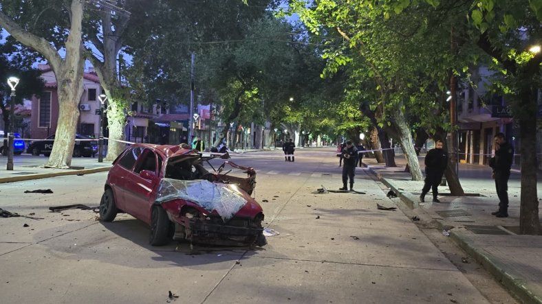 Terrible accidente con un joven fallecido en el centro. Terrible accidente con un joven fallecido en el centro.