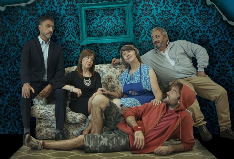 Fernando Soto, Laura Preziosa, Laura Lahoz, Fernando Muñoz y Álvaro Benavente protagonizan esta multipremiada comedia negra sobre una familia disfuncional.