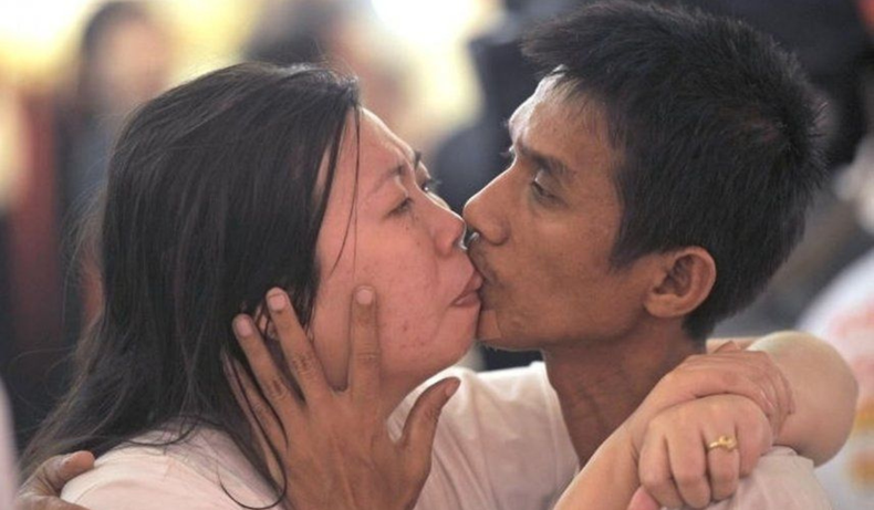 Ekkachai y Laksana Tiranarat fueron los artífices del Día Internacional del Beso.