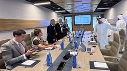 El gobernador Alfredo Cornejo viajó a los Emiratos Árabes para explorar alianzas.