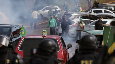 maxima tension en brasil: hay 21 estados bloqueados